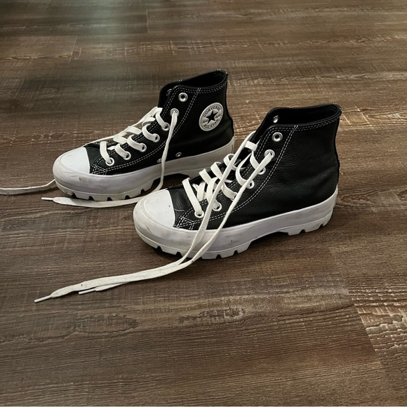 Chuck Taylor All Star Lugged Leather Sneakers - Picture 4 of 5